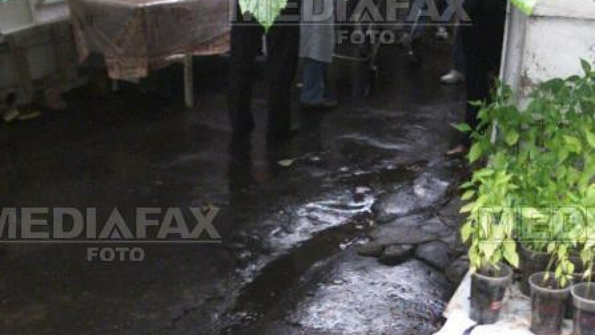 Un barbat din Mures si-a injunghiat fiul din cauza banilor!