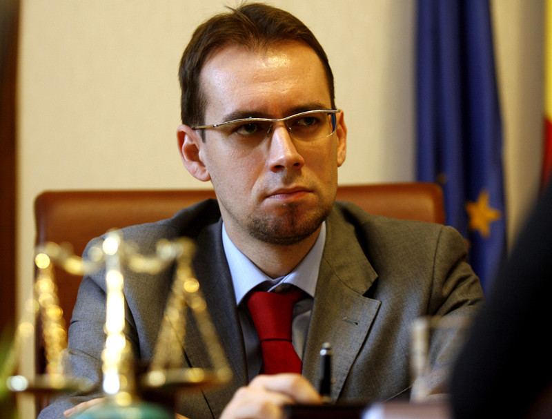 Fostul ministru, Tudor Chiuariu, si-a lansat primul videoblog