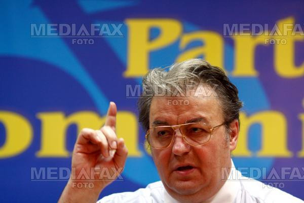 Corneliu Vadim Tudor ramane vicepresedinte al Senatului