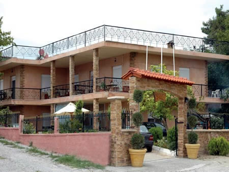 Un roman este dat disparut de 12 zile in Grecia!