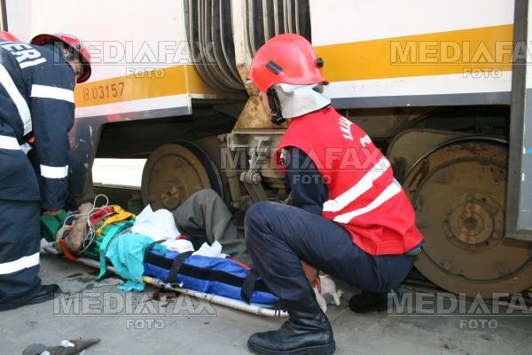 Tramvai lovit de TIR, la Constanta! Doi oameni au fost raniti!