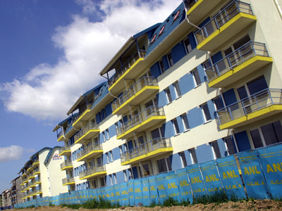 Doua dintre blocurile ANL,ridicate fara autorizatie, sunt in legalitate. Cand se vand apartamentele