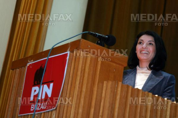 Lavinia Sandru va candida in acelasi colegiu electoral cu Elena Udrea