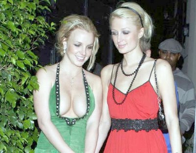Paris Hilton s-a indragostit de Britney Spears