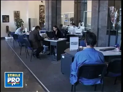 Romanii care vor credite vor plati rate in "conditii de stres"