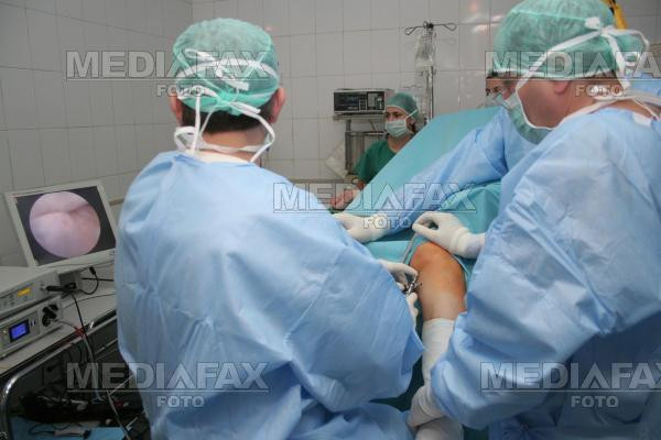 Doi frati din Iasi, injunghiati de un vecin!