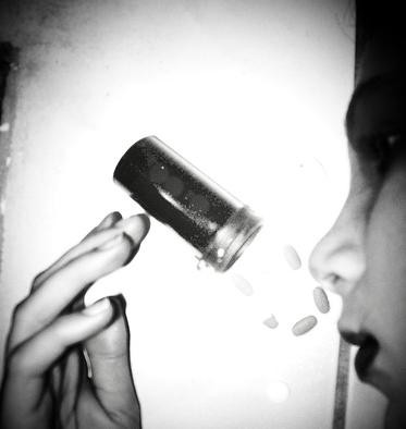 O minora a vrut sa se sinucida dupa ce mama ei a acuzat-o ca fumeaza!