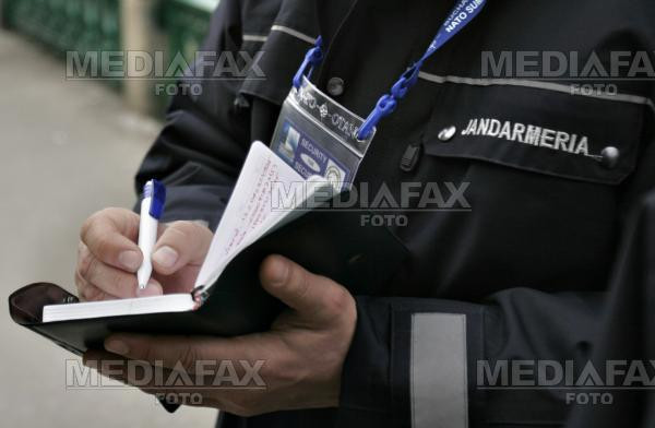 Batai si blesteme intre doua clanuri de romi din Pitesti