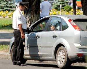 Militian imputit! Politistul care a "indraznit" sa opreasca un senator