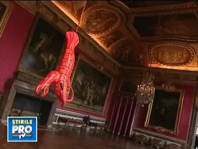 Palatul Versailles, asediat de kitsch-uri