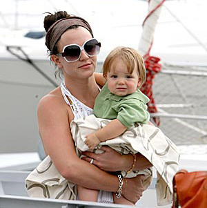 Unul dintre copiii lui Britney a ajuns la spital