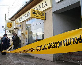 Pasiunea pentru o femeie l-a trimis pe un hot direct dupa gratii