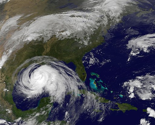 Uraganul Ike se dezlantuie: patru persoane si-au pierdut viata