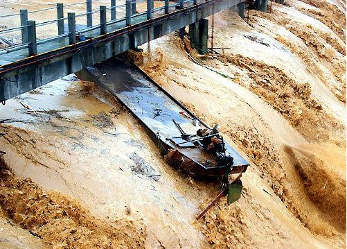 Natura se dezlantuie in Asia! Furtunile fac ravagii in China si Taiwan