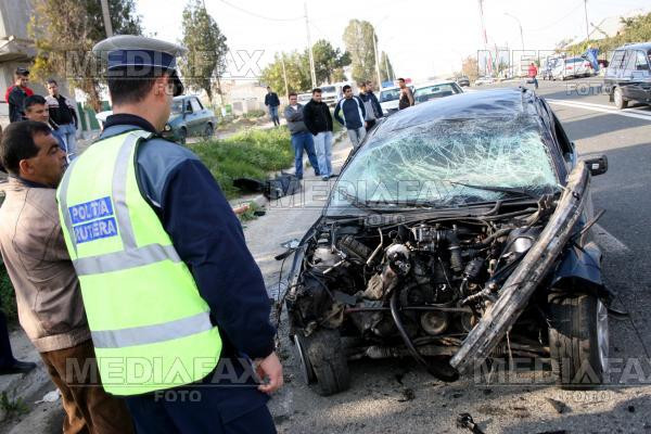 Accident pe DN 7C. Doua autoturisme au fost avariate