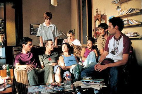 Studentii cauta prin ziare colegi de apartament