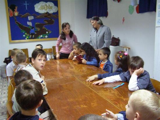 Si-a transformat propria casa in scoala!