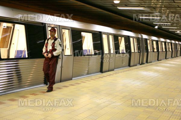 Panica la metrou! O valiza a pus pe jar pirotehnistii