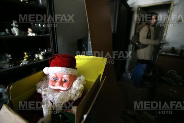 O familie din Deva risca sa isi petreaca iarna in strada