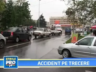 Se intampla din nou! O femeie a fost lovita pe trecerea de pietoni