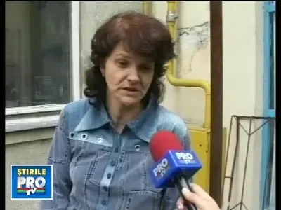 O familie din Deva risca sa isi petreaca iarna in strada