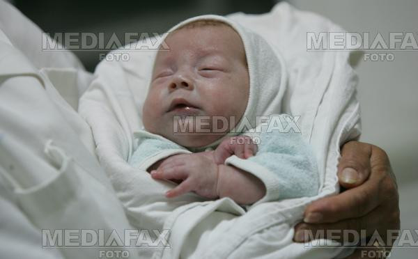 Concediul post natal s-ar putea mari la trei ani!