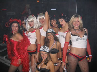 Prostituatele se reprofileaza: fac trotuarul online!