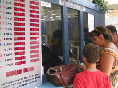 Taxa pe neatentie, o gaselnita noua a caselor de schimb valutar!