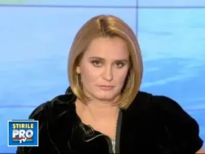 A aterizat cu masina direct in fantanile din Piata Unirii