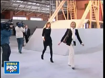 Dasha, iubita tanara si... linistita a lui Roman Abramovici