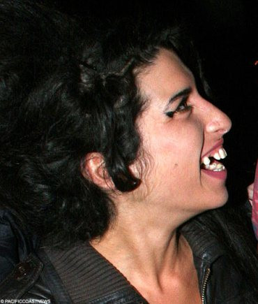 Amy Winehouse va muri in curand
