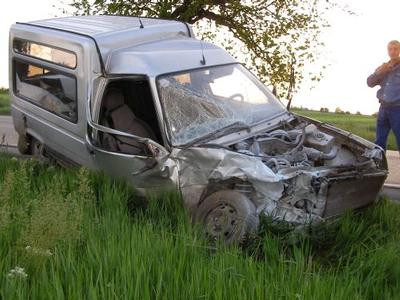 Doi morti si un ranit intr-un accident in Zalau. Soferul nu avea permis