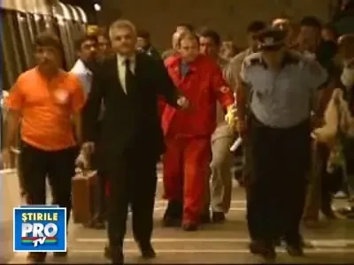 Gest socant! Un barbat s-a aruncat in fata metroului