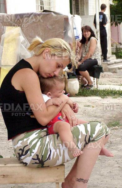 Brasov: mama si fetita ei de doar un an sunt de negasit