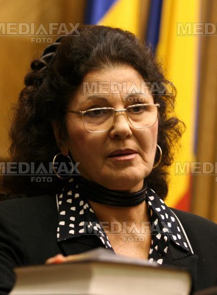 C.V.Tudor spune ca Irina Loghin nu mai candideaza la Parlament