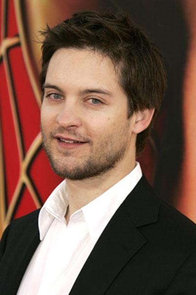 Tobey Maguire si Robert Downey Jr, doi preoti gay