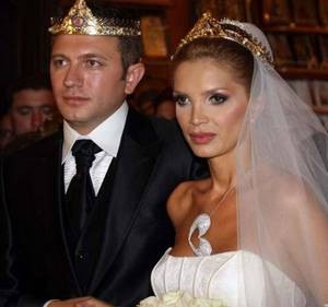 Cristina Spatar va purta timp de un an diamante