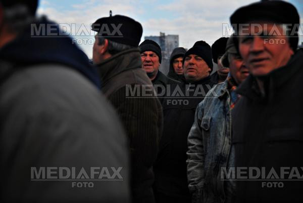 Un revolutionar in varsta de 87 de ani a dat statul in judecata