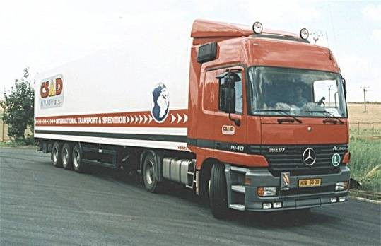 Doi georgieni au fost salvati din cabina unui tir blocat de puhoaie