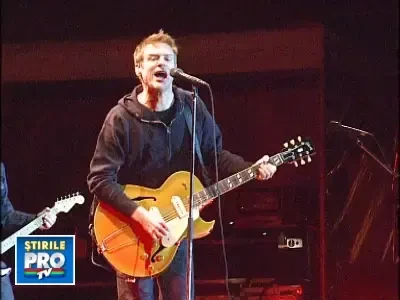 Mii de oameni au venit la concertul lui Bryan Adams, din parcul Izvor