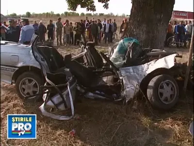 Accident grav la intrarea in Stefanestii de Jos, unde un tanar a murit