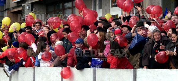 Noua distractie la americani: festivalul baloanelor!