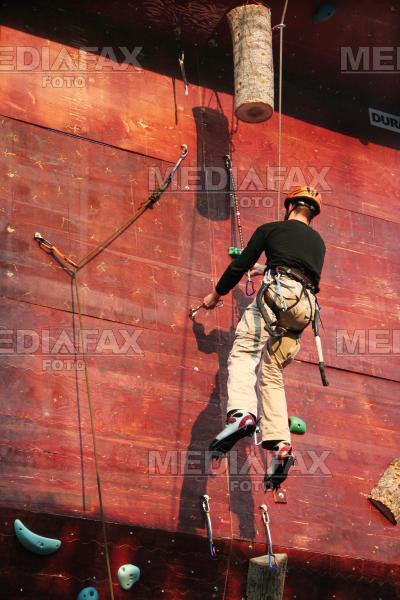 La Brasov s-a deschis cea mai mare sala de escalada din tara