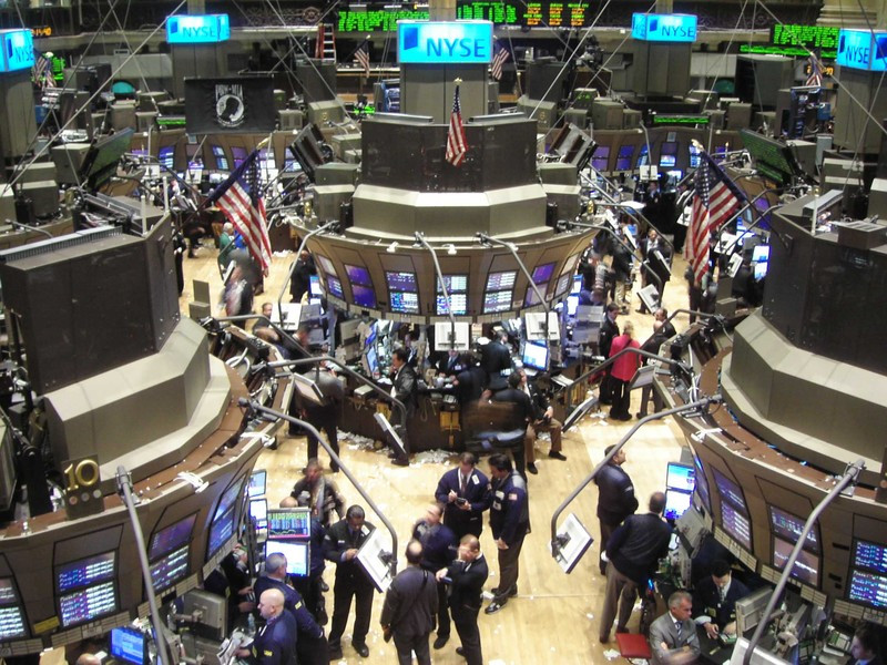 Wall Street a deschis luni in scadere cu peste 1%