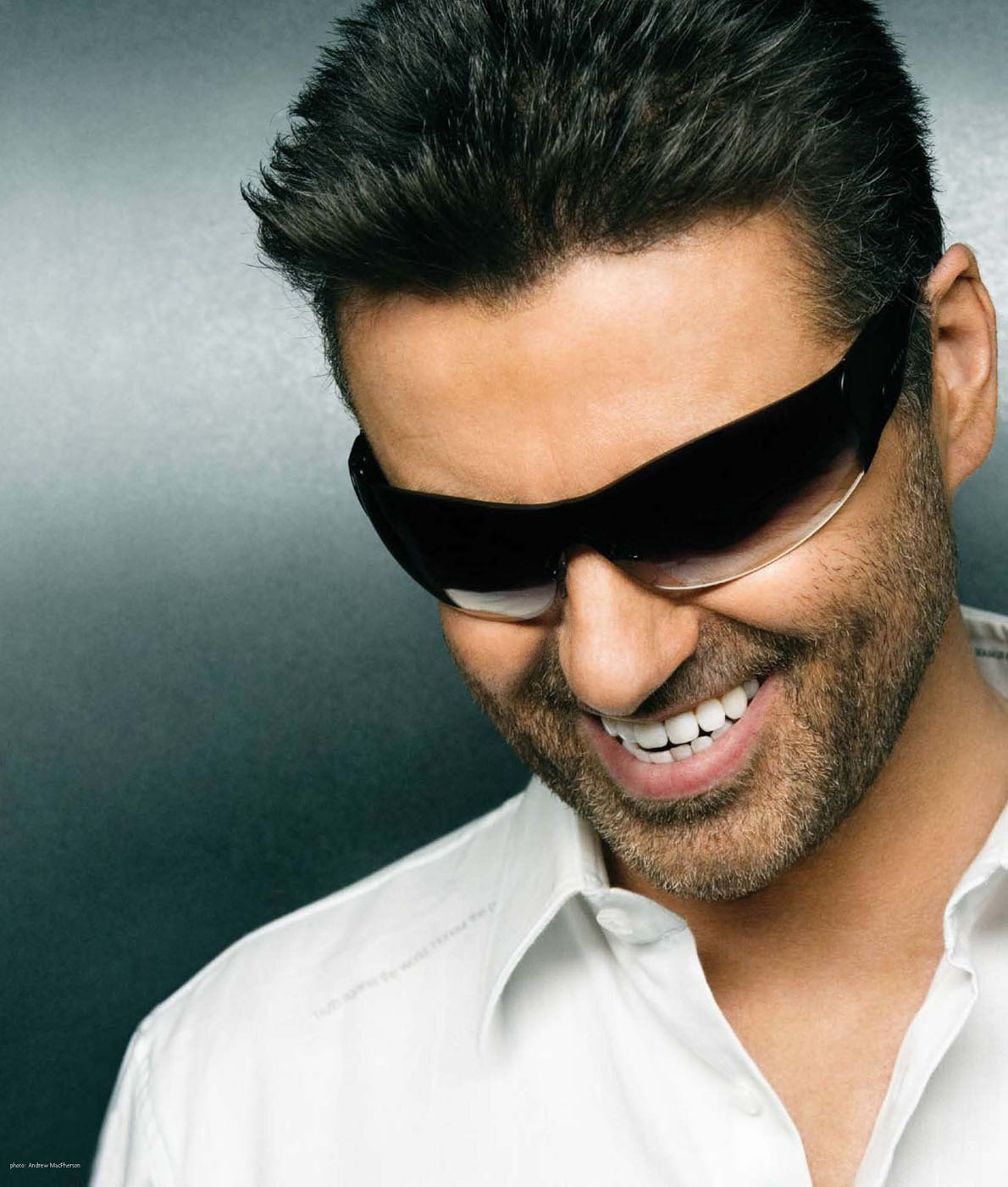George Michael isi cere scuze pentru consumul de droguri