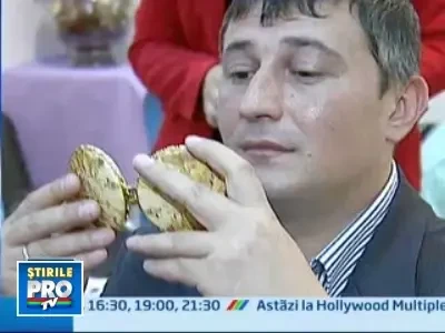 Zeci de barbati cocheti s-au inghesuit la targul de cosmetice