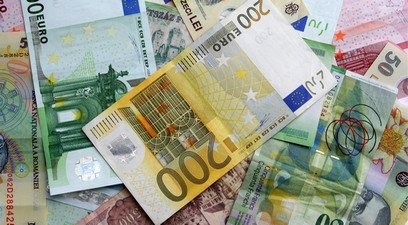 Cursul inchide ziua la 3,6620-3,6640 lei/euro