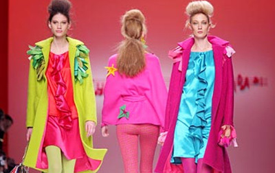 Vezi aici noile colectii Moschino si Prada, prezentate la Milano