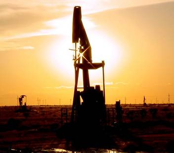 SUA: stocurile de benzina au ajuns la cel mai scazut nivel din 1990