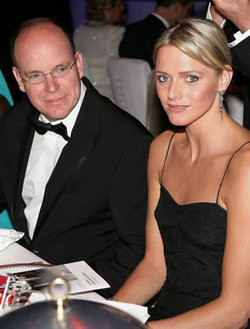 Era cazul. La 52 de ani, Printul Albert al II-lea de Monaco s-a logodit